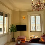 Elegante Con Terrazzo *