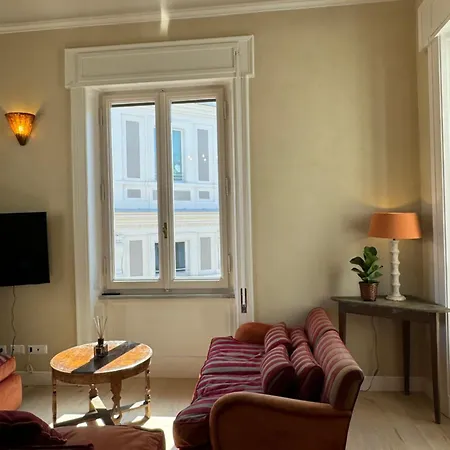 Elegante Con Terrazzo דירה