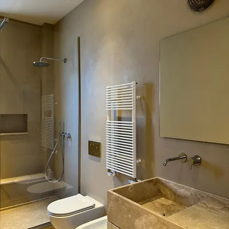Elegante Con Terrazzo דירה