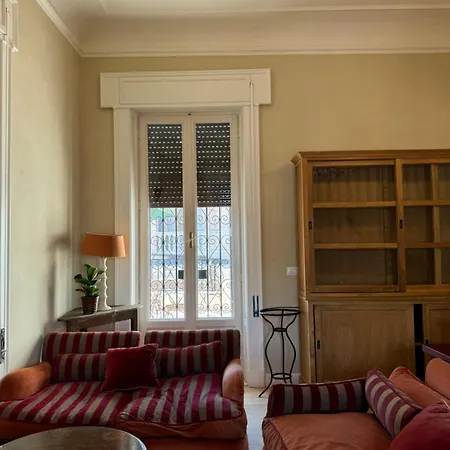 Elegante Con Terrazzo Apartamento