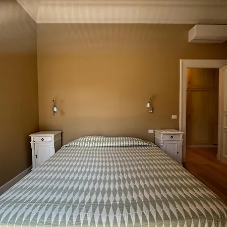 Elegante Con Terrazzo *