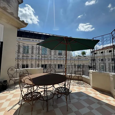 アパート Elegante Con Terrazzo *