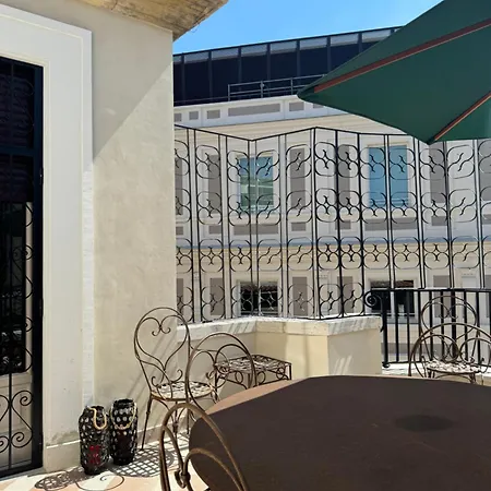 Elegante Con Terrazzo Apartamento