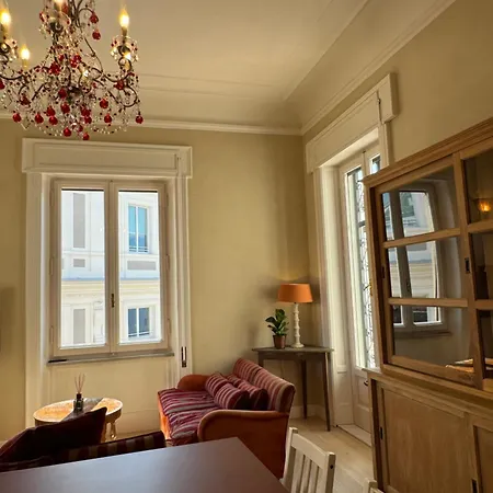 Elegante Con Terrazzo アパート ローマ