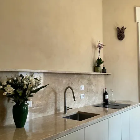Elegante Con Terrazzo *